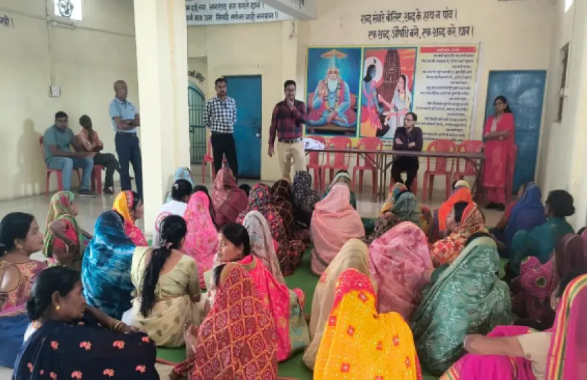 सशक्त नारी, सतर्क समाज!